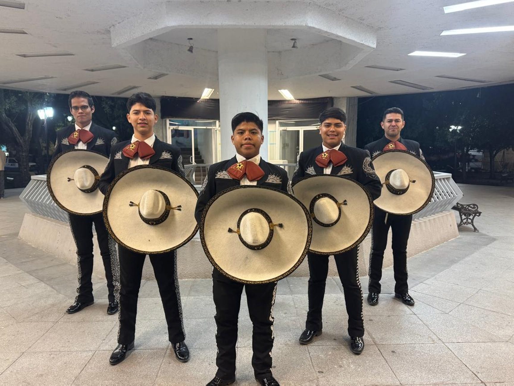 descubre la magia de los mariachis en monterrey mexico una guia completa